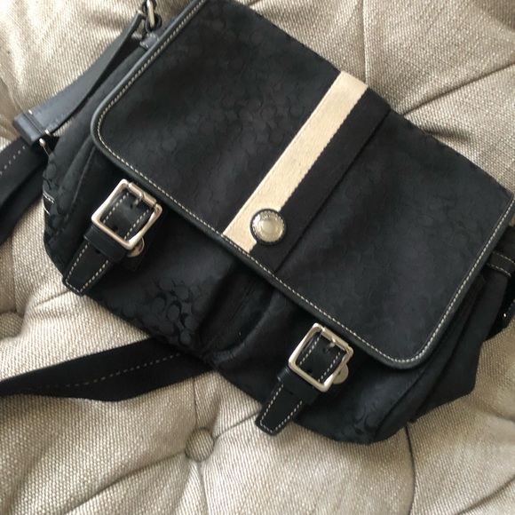 Coach Messenger Bag Authentic - Picture 1 of 9